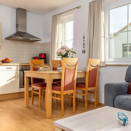 Hafenstrasse 28 2 Stadtgefluester Zingst